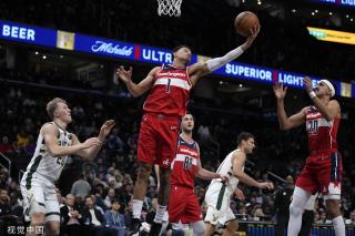 芒特展现出 芒特展现出