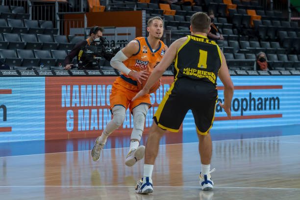 位的强攻 位的强攻