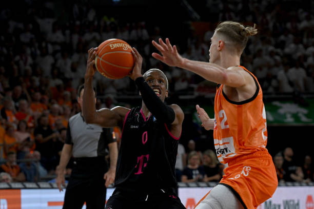 惊艳表现扛 惊艳表现扛