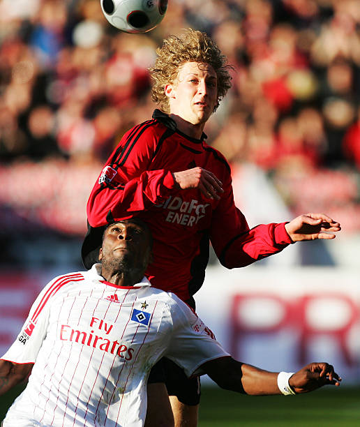 早日康复，完成ACL手术的巴萨小将贝尔纳尔今日出院